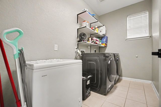 2014 Orchard Spring Drive, Pearland, TX 77581