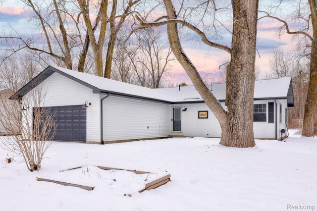 3937 Curtis Road, Bridgeport Charter Township, MI 48415
