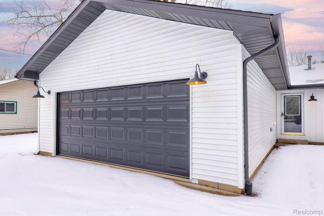 3937 Curtis Road, Bridgeport Charter Township, MI 48415