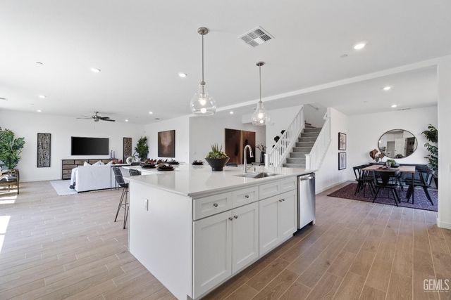 3304 Laurel Hill Lane, Shafter, CA 93263