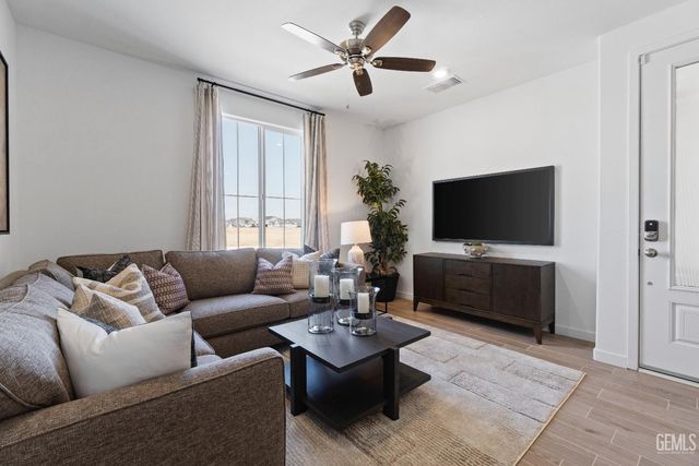 3304 Laurel Hill Lane, Shafter, CA 93263