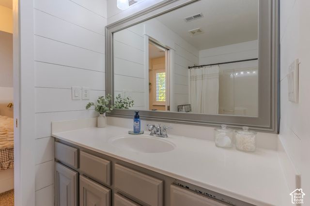 11631 S LAKE RUN RD, South Jordan, UT 84009