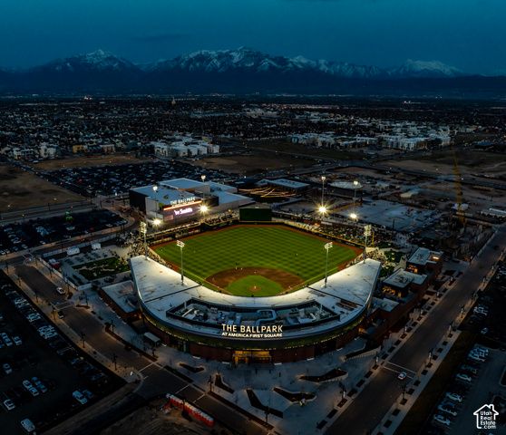 11631 S LAKE RUN RD, South Jordan, UT 84009