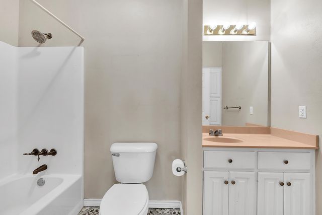 1000 Camille Dr, Longview, TX 75605