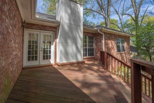 1000 Camille Dr, Longview, TX 75605