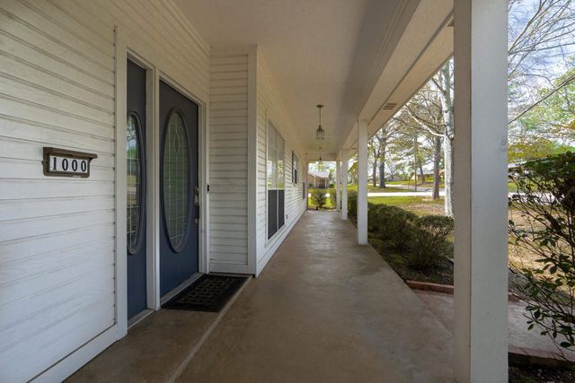 1000 Camille Dr, Longview, TX 75605