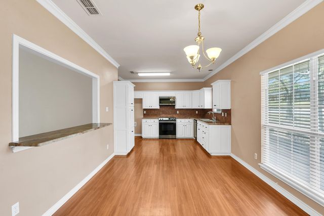 1000 Camille Dr, Longview, TX 75605