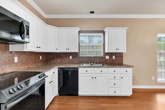 1000 Camille Dr, Longview, TX 75605