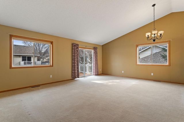 2907 Devonshire Circle, Woodbury, MN 55125