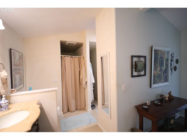 70214 LAKEWOOD Rd, North Bend, OR 97459