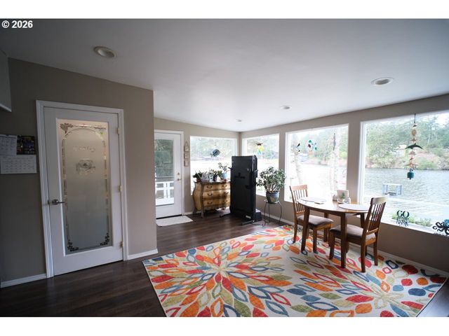 70214 LAKEWOOD Rd, North Bend, OR 97459