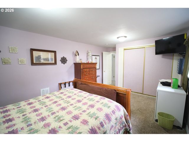 70214 LAKEWOOD Rd, North Bend, OR 97459