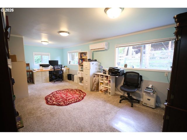 70214 LAKEWOOD Rd, North Bend, OR 97459