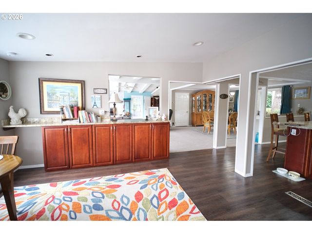 70214 LAKEWOOD Rd, North Bend, OR 97459