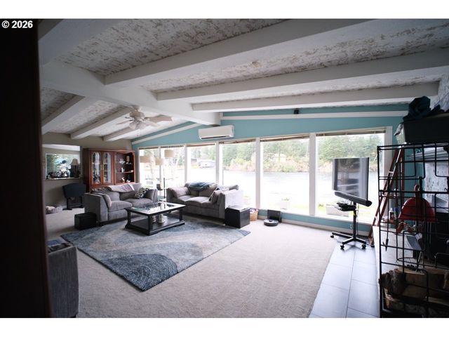 70214 LAKEWOOD Rd, North Bend, OR 97459