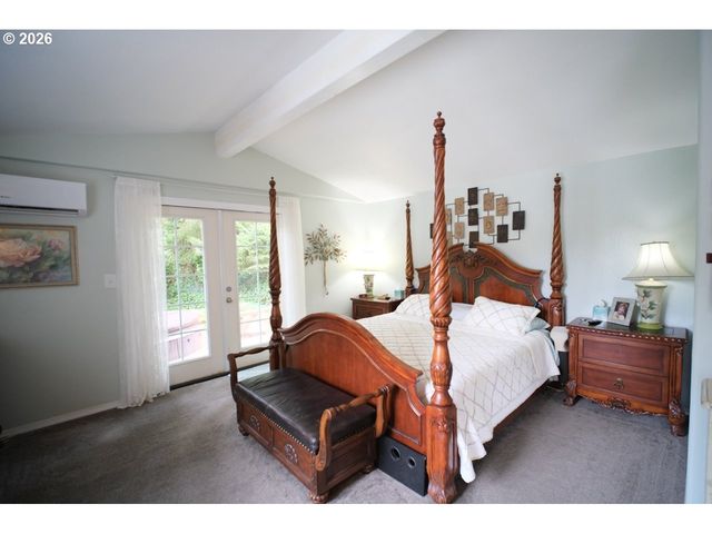 70214 LAKEWOOD Rd, North Bend, OR 97459