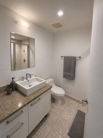 185 SW 7th St 2706, Miami, FL 33130