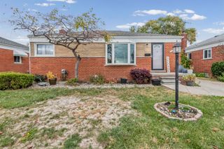19105 Ash Avenue, Eastpointe, MI 48021