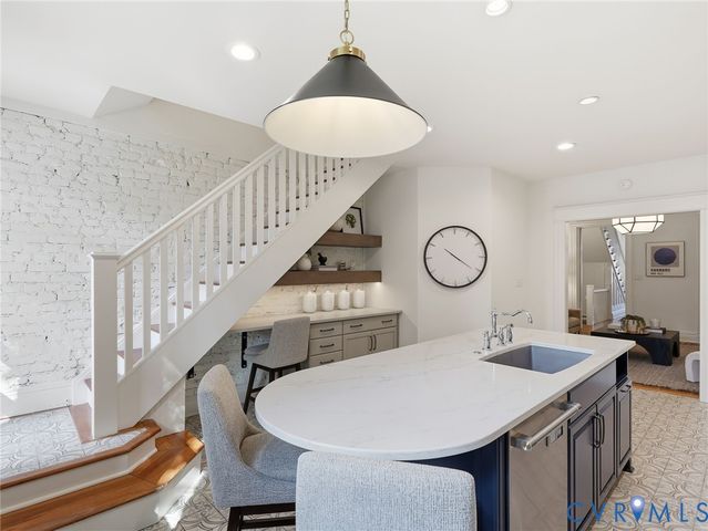 2305 Grove Ave, Richmond, VA 23220