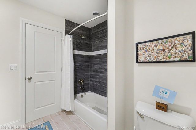 307 River Wood Trail S 2, Milford Village, MI 48381
