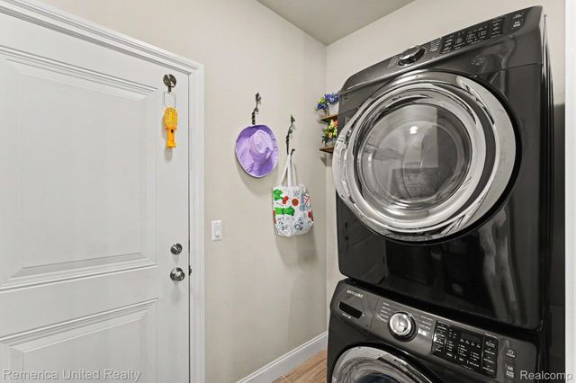 307 River Wood Trail S 2, Milford Village, MI 48381