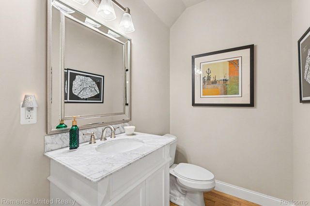 307 River Wood Trail S 2, Milford Village, MI 48381