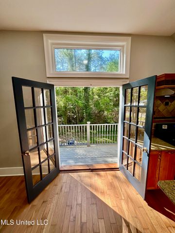 1024 Walnut Street, Ocean Springs, MS 39564