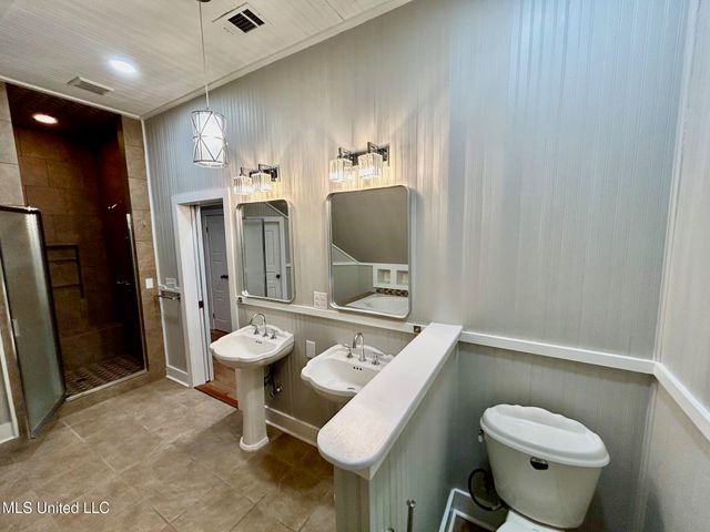 1024 Walnut Street, Ocean Springs, MS 39564