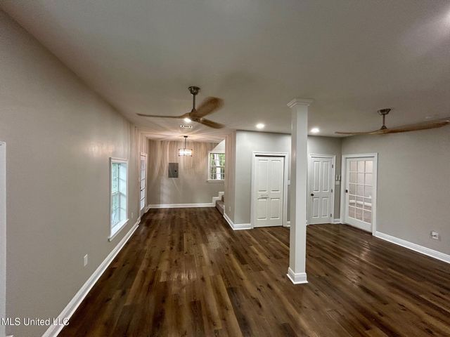 1024 Walnut Street, Ocean Springs, MS 39564