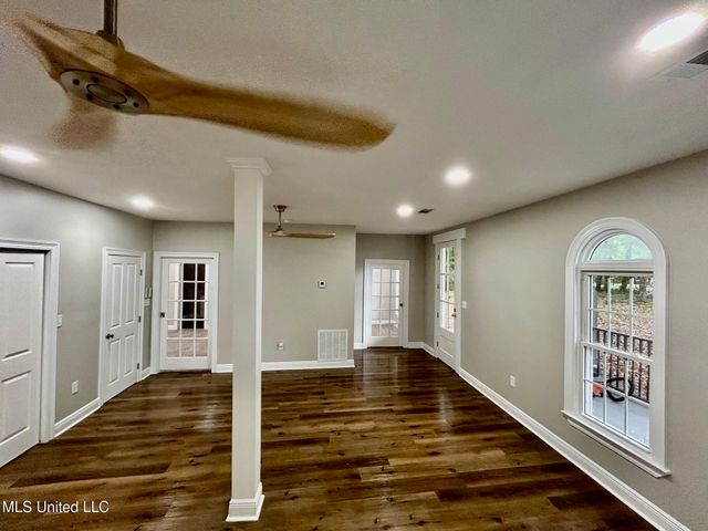 1024 Walnut Street, Ocean Springs, MS 39564
