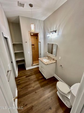 1024 Walnut Street, Ocean Springs, MS 39564