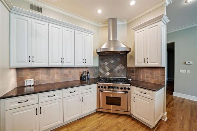 14204 Bluejacket Street, Overland Park, KS 66221