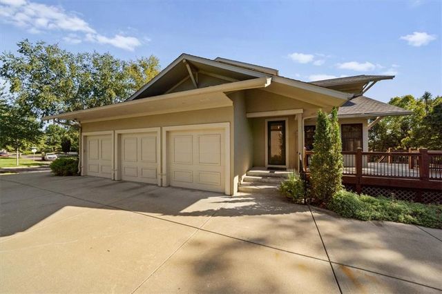 14204 Bluejacket Street, Overland Park, KS 66221