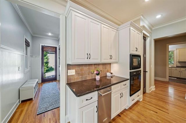 14204 Bluejacket Street, Overland Park, KS 66221