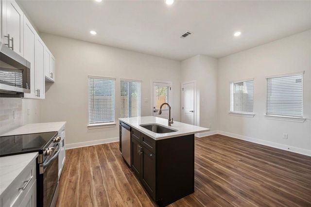 410 W Marlin Street, Willis, TX 77378