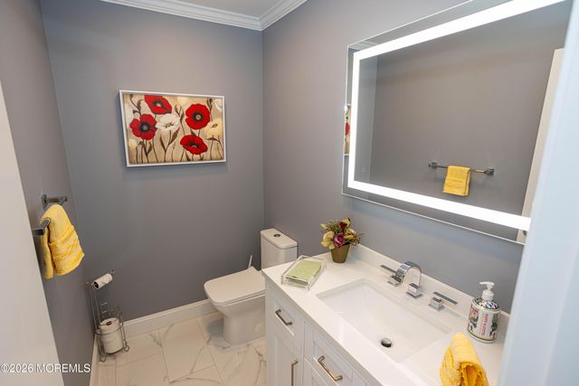 113 Woodmere Drive 502, Parlin, NJ 08859