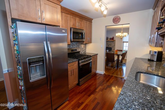 113 Woodmere Drive 502, Parlin, NJ 08859