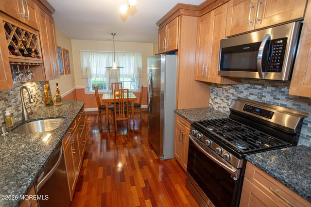 113 Woodmere Drive 502, Parlin, NJ 08859
