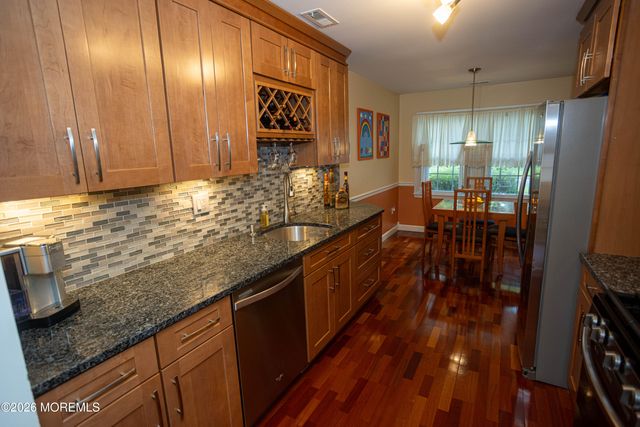113 Woodmere Drive 502, Parlin, NJ 08859