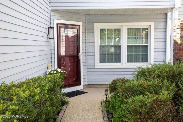 113 Woodmere Drive 502, Parlin, NJ 08859