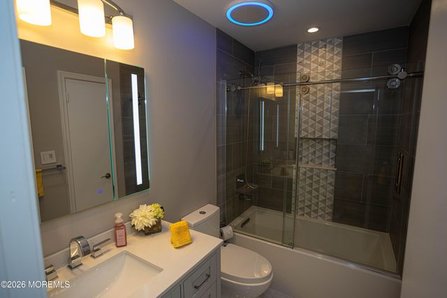113 Woodmere Drive 502, Parlin, NJ 08859