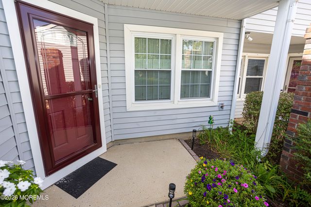 113 Woodmere Drive 502, Parlin, NJ 08859