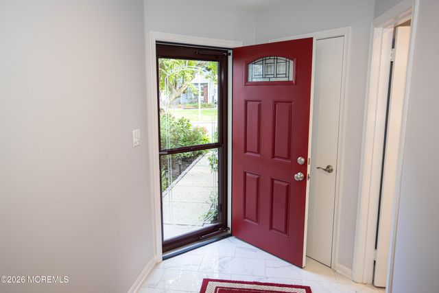 113 Woodmere Drive 502, Parlin, NJ 08859