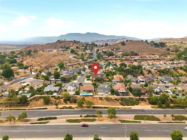 8450 Tamarind, Jurupa Valley, CA 92509