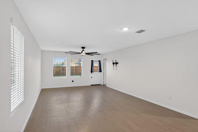 6201 Tilden Avenue, Pilot Point, TX 76258