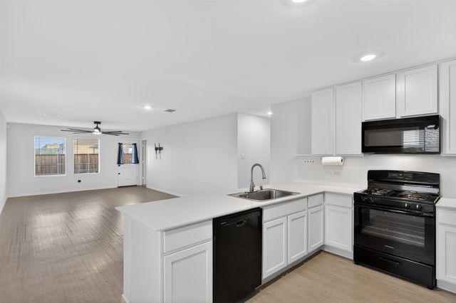 6201 Tilden Avenue, Pilot Point, TX 76258