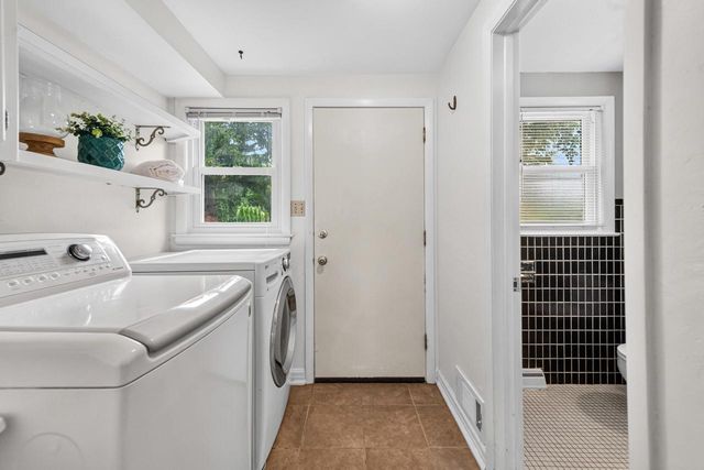 8551 N Manor LANE, Fox Point, WI 53217