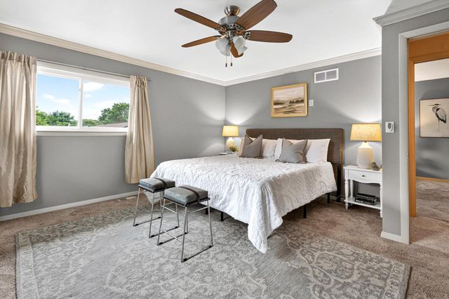 8551 N Manor LANE, Fox Point, WI 53217
