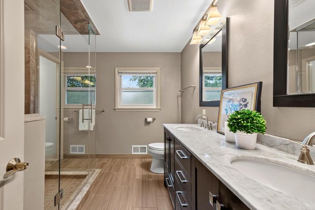 8551 N Manor LANE, Fox Point, WI 53217