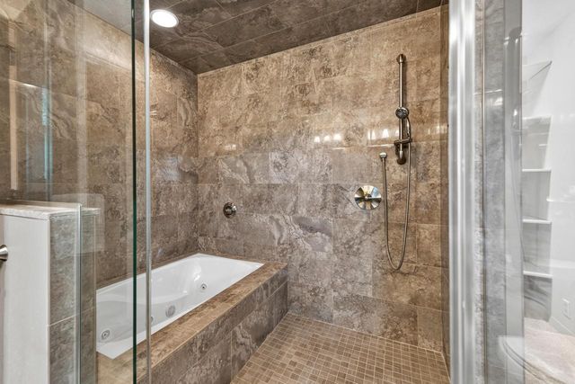 8551 N Manor LANE, Fox Point, WI 53217